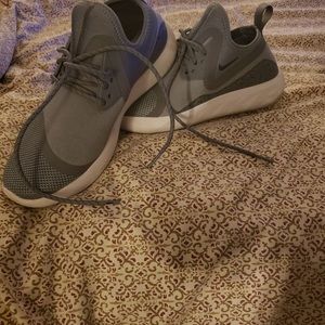 Grey Nike Lunarcharge
